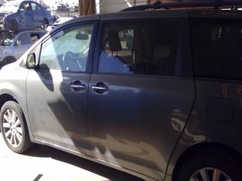 2011 TOYOTA SIENNA, GRAY, XLE MODEL, 3.5L, AWD,    Z26528